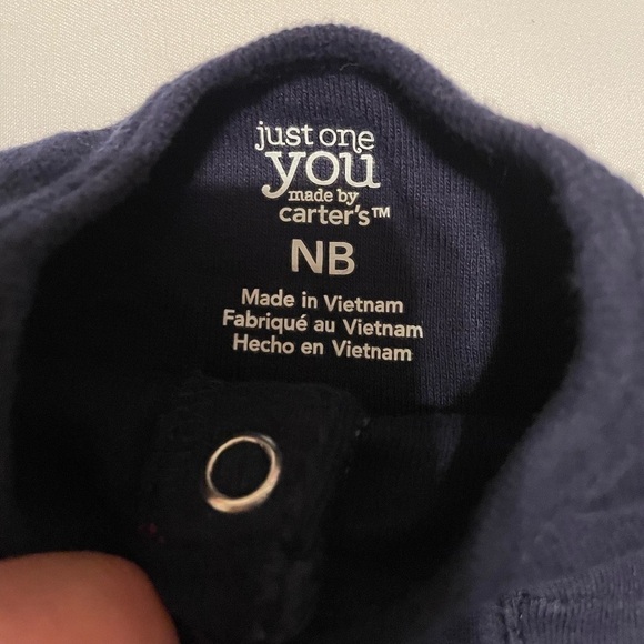 🐶🐶Carters bundle of five size newborn onesies and footies.🐶🐶 - Picture 11 of 11